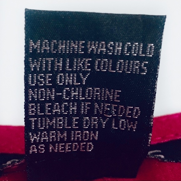 feathers Semi Cap Sleeve Fuchsia Buttoned Blouse - Picture 8 of 8